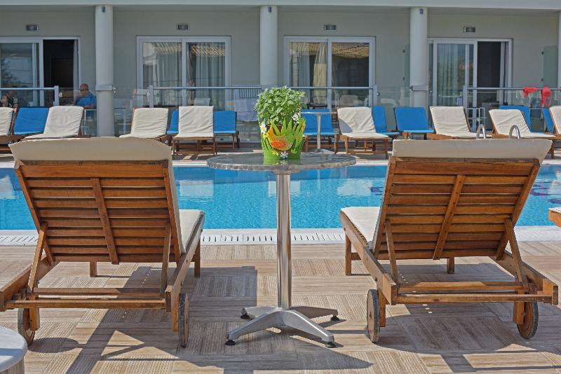 Palapart Gikas Suites And Studios Гувія Екстер'єр фото